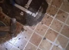 裕安卫生间测漏水公司分享下裕安自来水管道泄漏检测的具体位置分析。